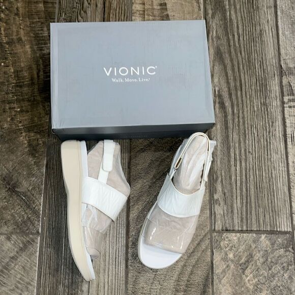 Nwt Vionic lthr & transparent “Karleen”platform adjustable strap sandals. - Picture 1 of 8